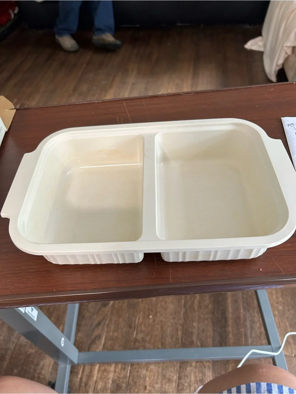 Rubbermaid White Covered Divided Microwave Dish with Clear Lid, regular oven,too